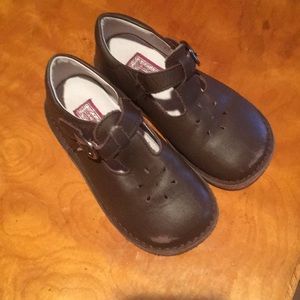 L’amour size 11 Girls shoes